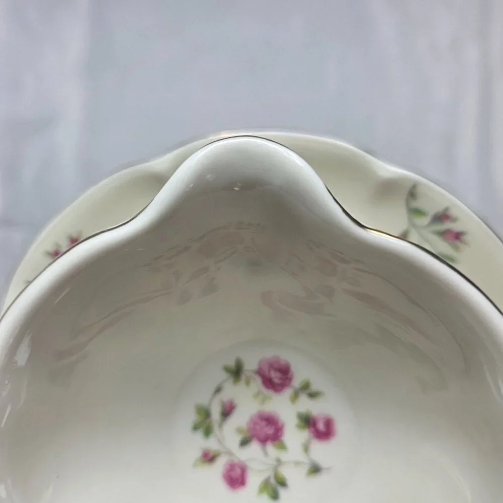 Theodore Haviland Delaware (New York) Gravy Boat Ivory with Pink Roses